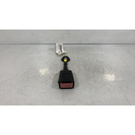 Attache ceinture avant droit AUDI A4 2 Photo n°1