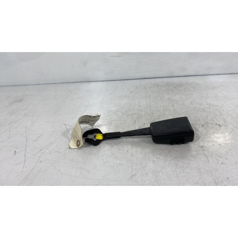 Attache ceinture avant gauche AUDI A4 2 Photo n°3