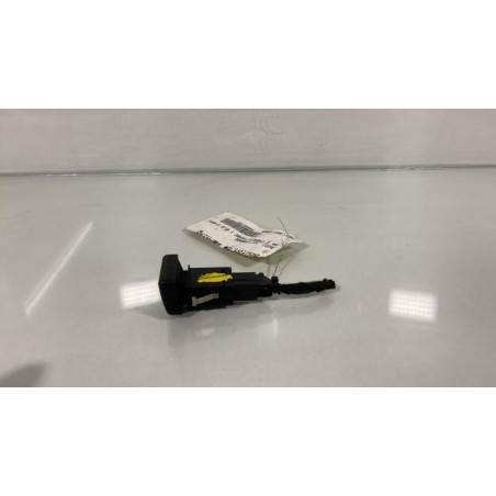 Bouton de warning AUDI A4 2