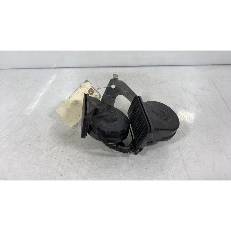 Avertisseur/Klaxon OPEL ASTRA J Photo n°1