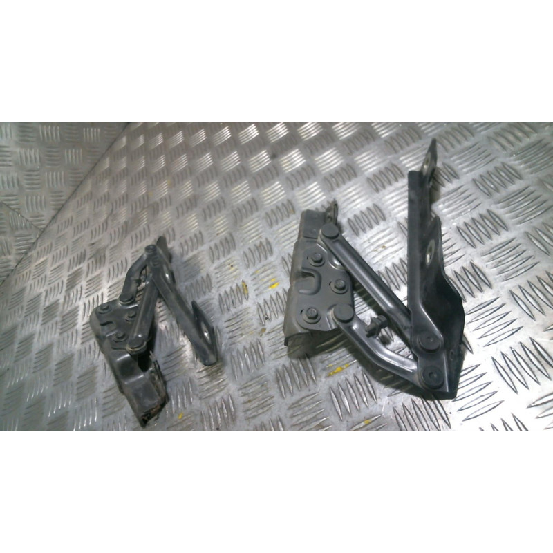 Charniere de capot OPEL ASTRA J Photo n°1