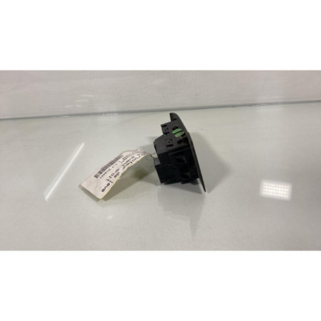 Interrupteur de leve vitre avant droit OPEL ASTRA J