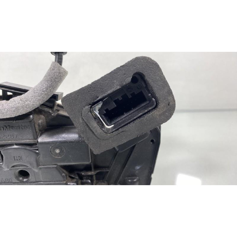 Serrure arriere droit VOLKSWAGEN POLO 5 Photo n°1