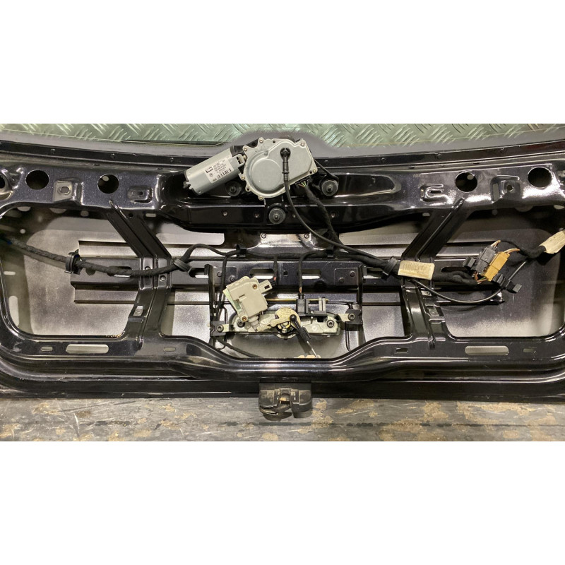 Malle/Hayon arriere VOLKSWAGEN POLO 4 Photo n°3