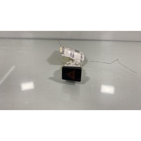 Bouton de warning NISSAN QASHQAI 1 Photo n°1