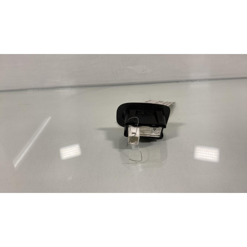 Interrupteur de leve vitre arriere droit PEUGEOT 208 1 Photo n°1