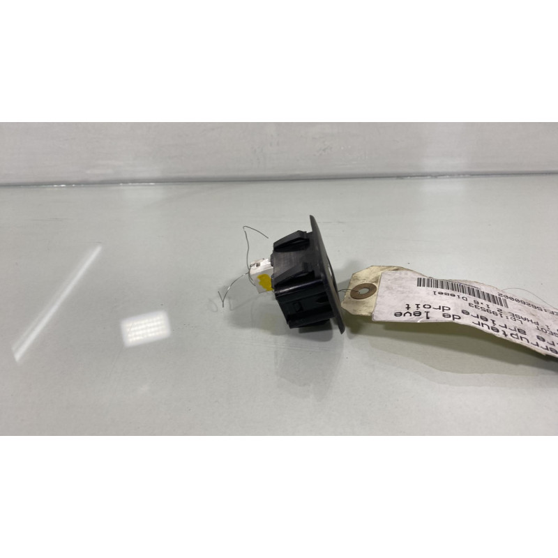 Interrupteur de leve vitre arriere droit PEUGEOT 208 1 Photo n°3