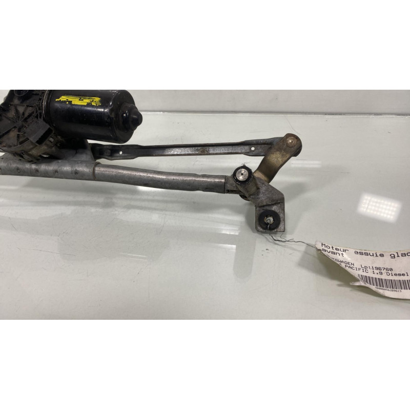 Moteur essuie glace avant VOLKSWAGEN GOLF 4 Photo n°2