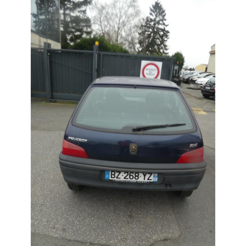 Pare choc arriere PEUGEOT 106 Photo n°8
