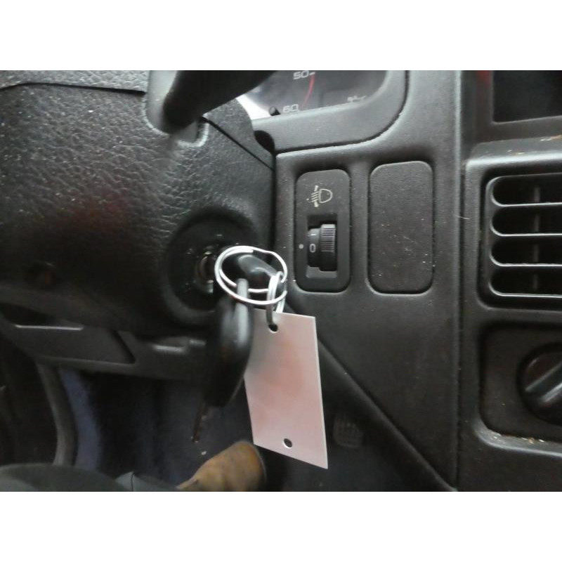 Pare choc arriere PEUGEOT 106 Photo n°12