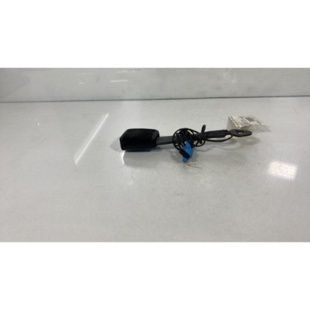 Attache ceinture avant droit VOLKSWAGEN JETTA 4 Photo n°1
