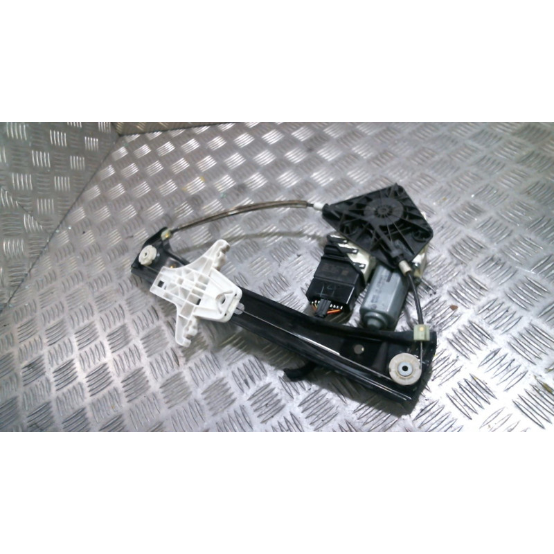 Leve vitre electrique arriere gauche VOLKSWAGEN JETTA 4 Photo n°1