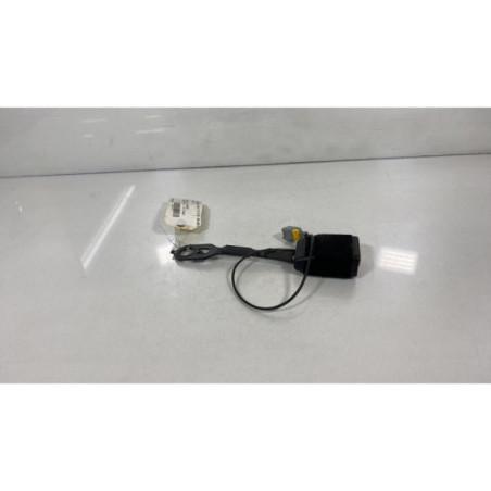 Attache ceinture avant droit PEUGEOT 2008 1