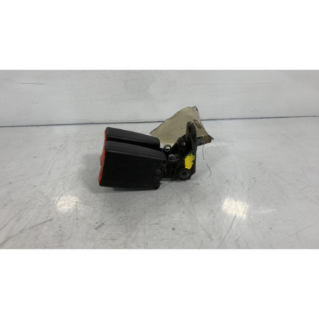 Attache ceinture arriere droit FORD MONDEO 3