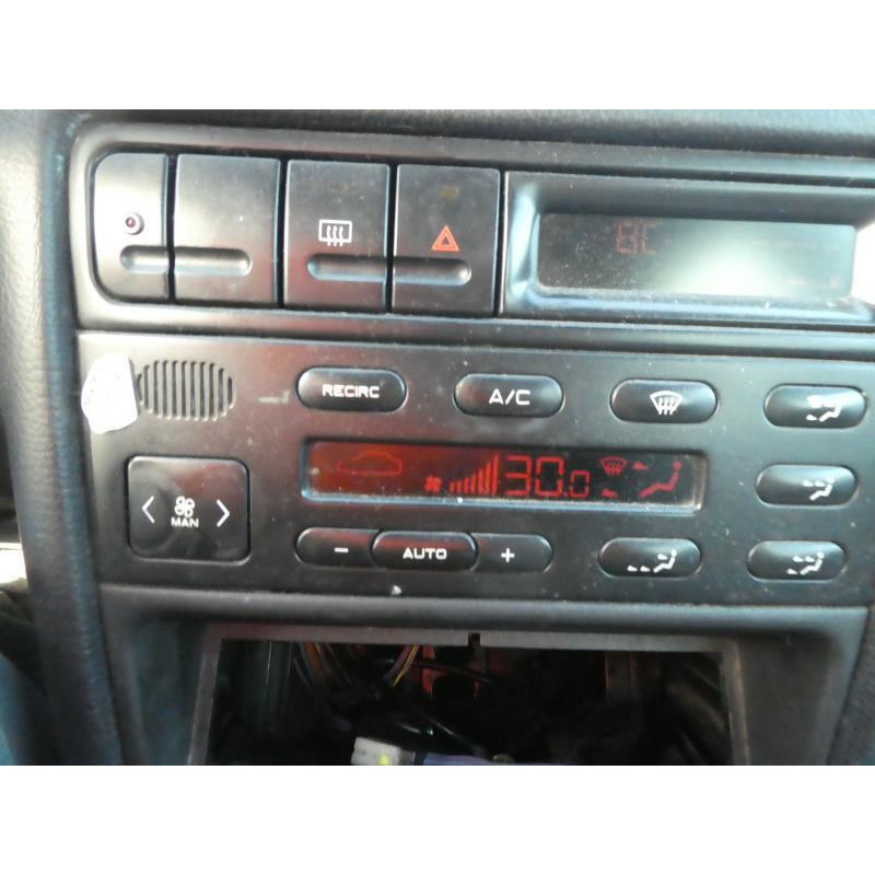 Serrure de coffre PEUGEOT 406 Photo n°6