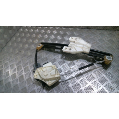 Leve vitre electrique arriere gauche SEAT LEON 3 Photo n°1
