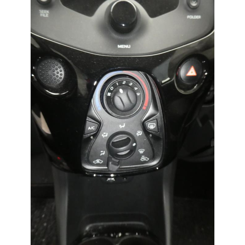 Trappe d'essence CITROEN C1 2 Photo n°10