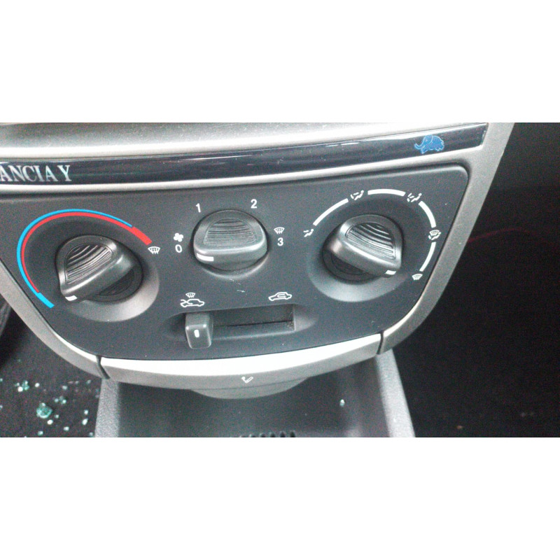 Plage arriere LANCIA YPSILON 3 Photo n°7