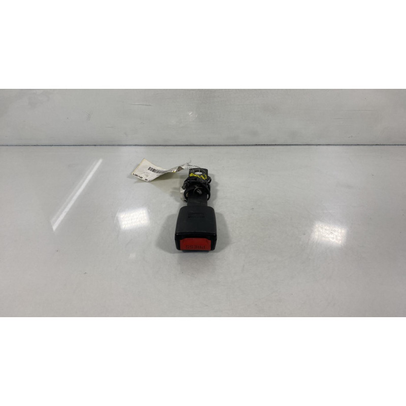 Attache ceinture avant droit NISSAN PRIMERA 4 Photo n°1