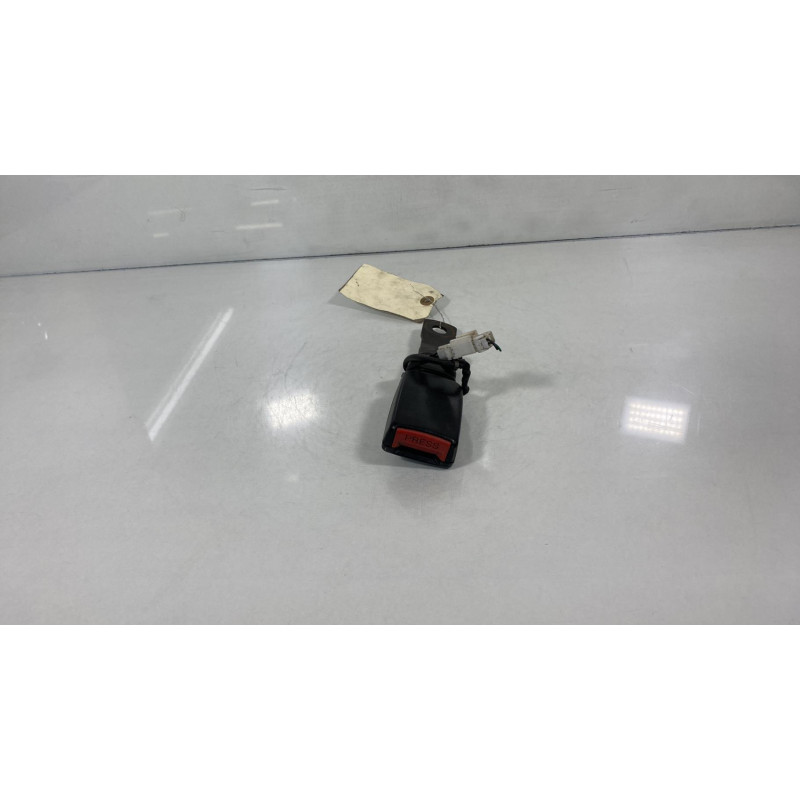 Attache ceinture avant gauche NISSAN PRIMERA 4 Photo n°3