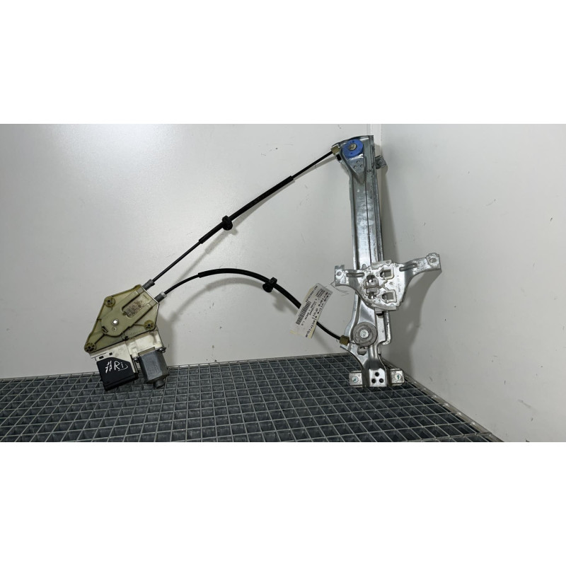 Leve vitre electrique arriere droit RENAULT MEGANE 3 Photo n°1