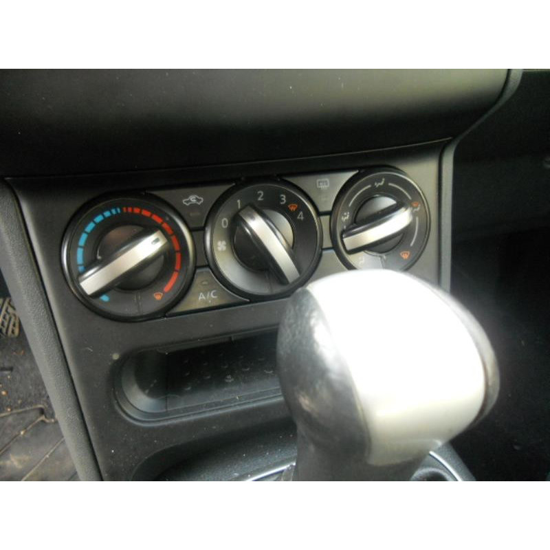 Boite a gants NISSAN QASHQAI 1 Photo n°9