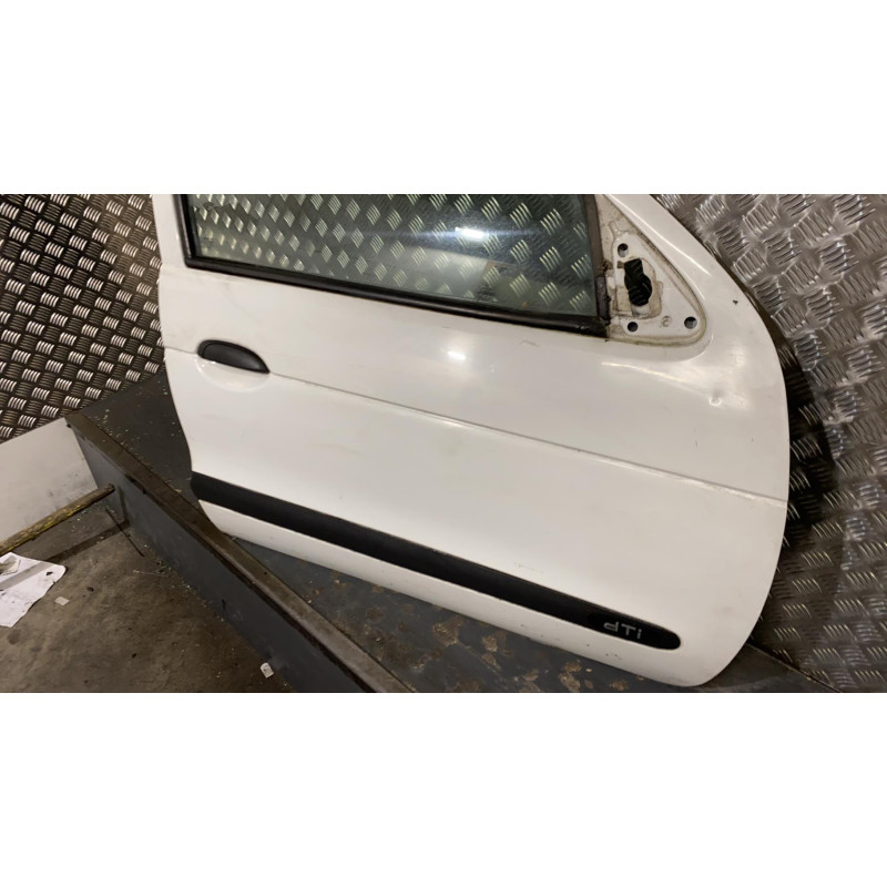 Porte avant droit RENAULT MEGANE 1 Photo n°1