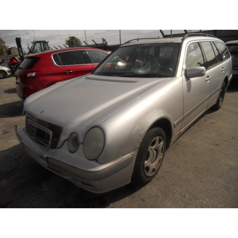 Feu arriere secondaire droit (feux) MERCEDES CLASSE E 210 Photo n°4
