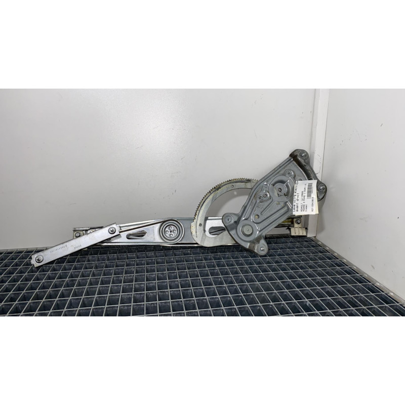 Leve vitre electrique avant droit RENAULT MEGANE 3 Photo n°1