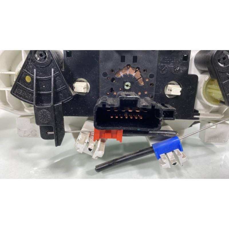 Commande chauffage RENAULT TWINGO 3 Photo n°3
