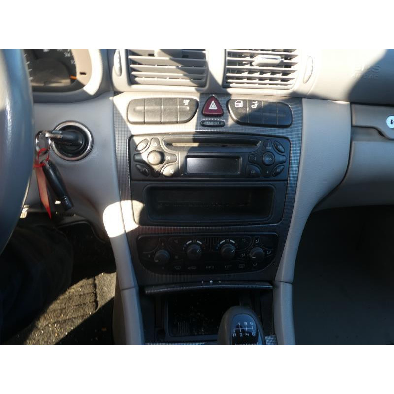 Porte avant droit MERCEDES CLASSE C 203 Photo n°6