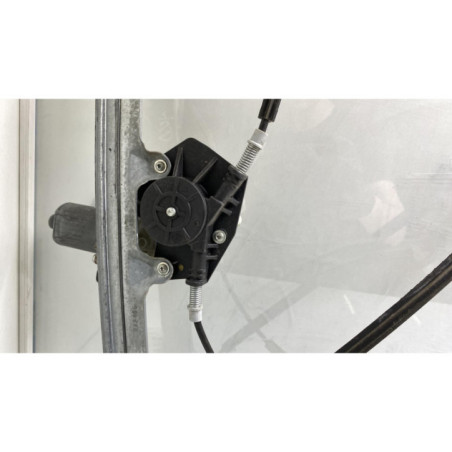 Leve vitre electrique avant droit MITSUBISHI COLT 6