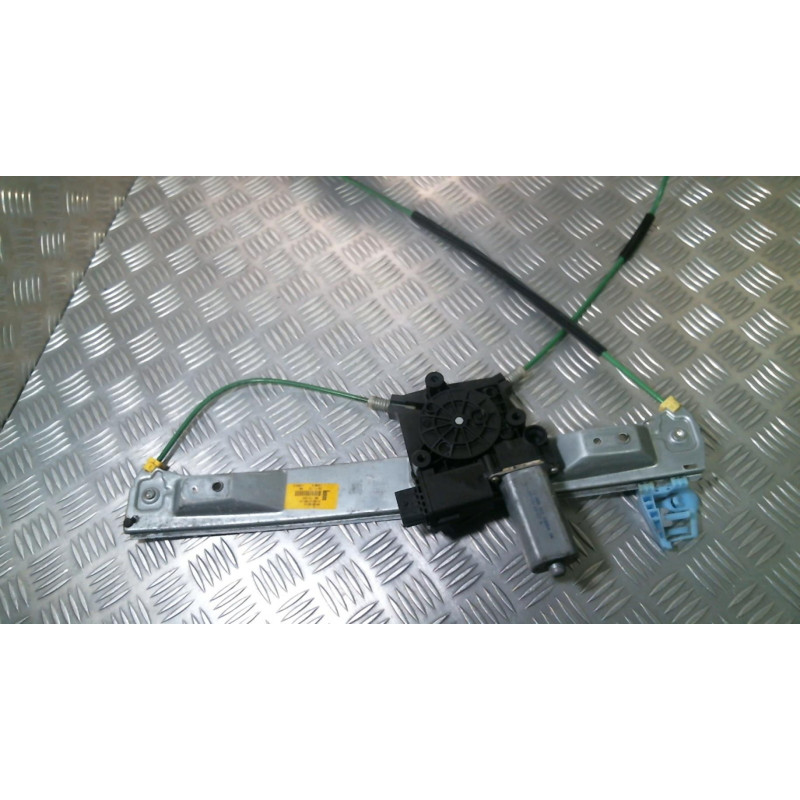 Leve vitre electrique avant gauche OPEL CORSA D Photo n°3