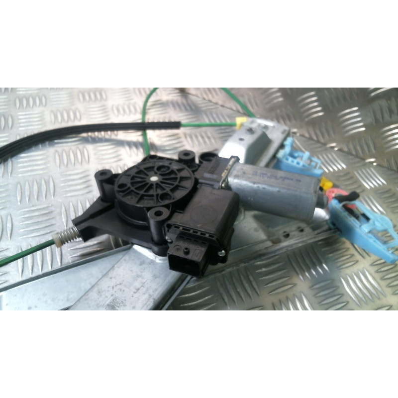 Leve vitre electrique avant gauche OPEL CORSA D Photo n°4