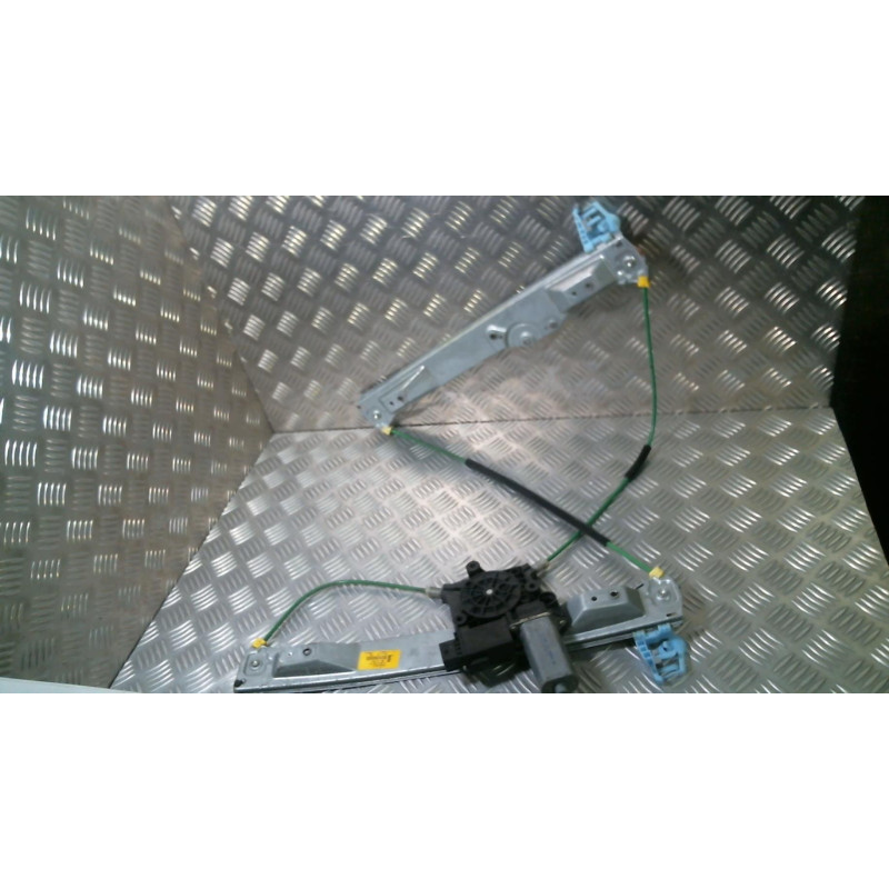 Leve vitre electrique avant gauche OPEL CORSA D Photo n°5