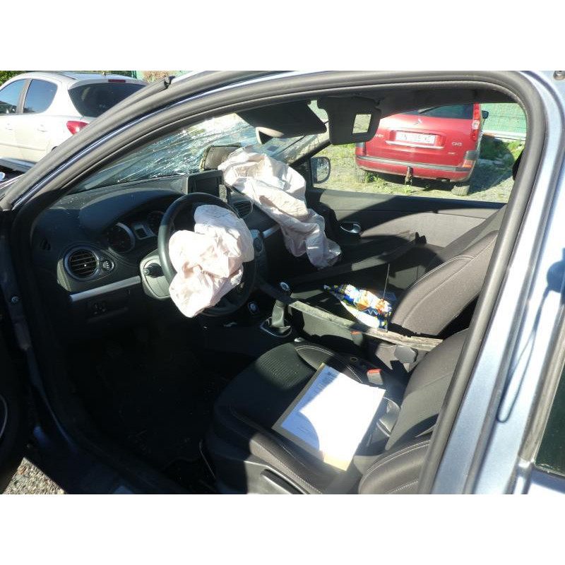 Aile avant gauche RENAULT CLIO 3 Photo n°11