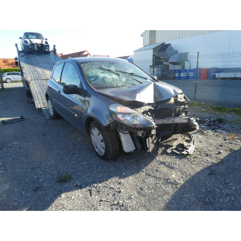 Aile avant gauche RENAULT CLIO 3 Photo n°17