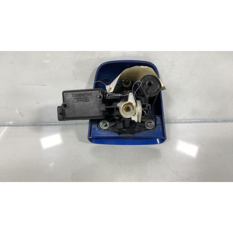 Bouton de coffre RENAULT CLIO 2 CAMPUS Photo n°1