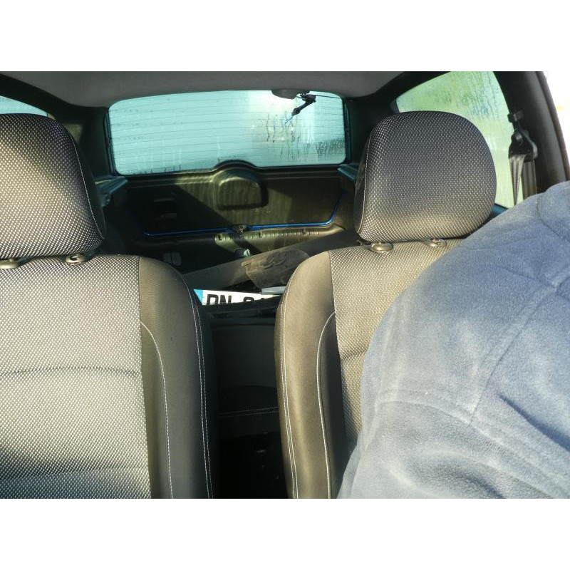 Bouton de coffre RENAULT CLIO 2 CAMPUS Photo n°7