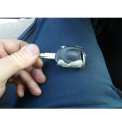 Bouton de coffre RENAULT CLIO 2 CAMPUS
