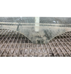 Vitre avant gauche VOLKSWAGEN PASSAT 4