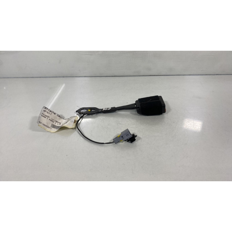 Attache ceinture avant droit PEUGEOT 2008 1 Photo n°1