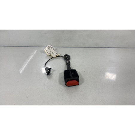 Attache ceinture avant droit PEUGEOT 2008 1