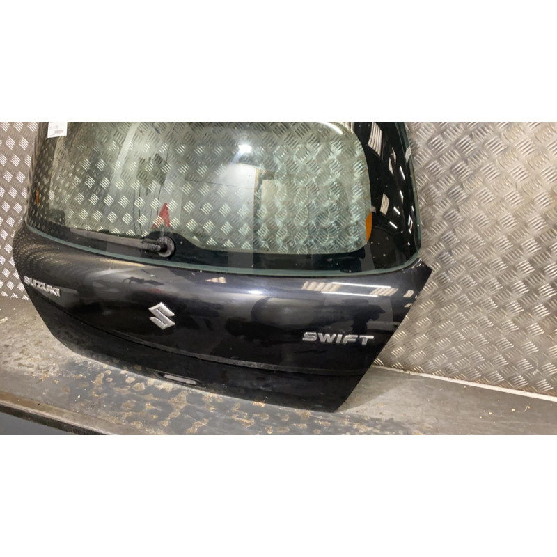 Malle/Hayon arriere SUZUKI SWIFT 3 Photo n°1