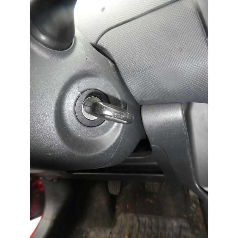 Serrure de coffre TOYOTA YARIS 2 Photo n°9