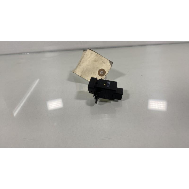 Bouton de warning CHEVROLET AVEO 2 Photo n°1