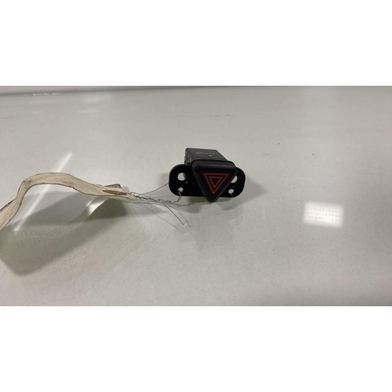 Bouton de warning CHEVROLET AVEO 2 Photo n°3