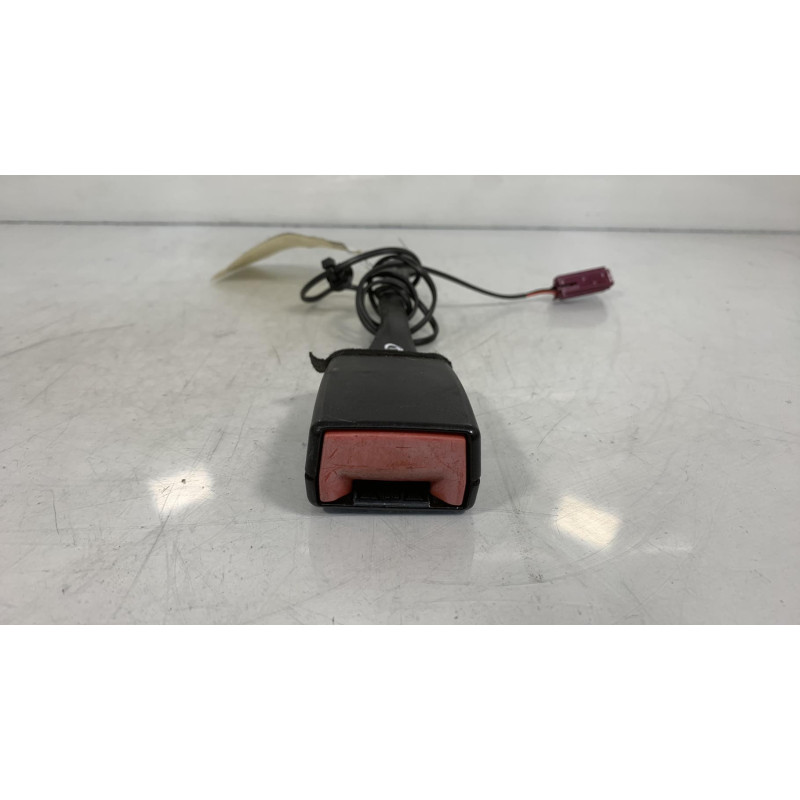 Attache ceinture avant droit FORD FIESTA 6 Photo n°3