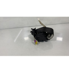 Pretensionneur de ceinture avant gauche VOLKSWAGEN GOLF 4