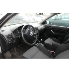 Pretensionneur de ceinture avant gauche VOLKSWAGEN GOLF 4
